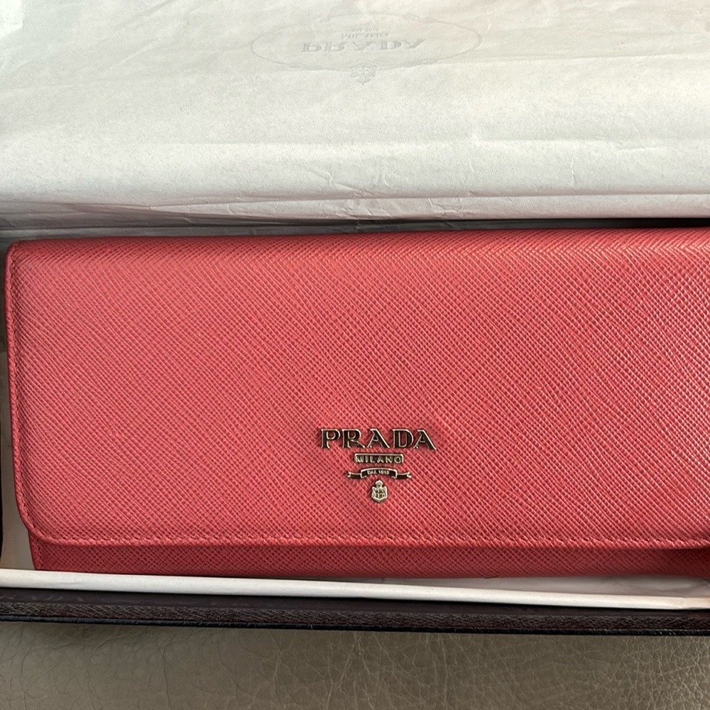 Prada Pink Continental Leather Wallet GREAT PRICE treat yourself - Picture 2 of 7